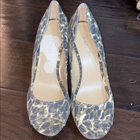NINE WEST open-toed cheetah print wedges! - Picture 4 of 4